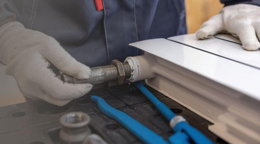 Expert burst pipe repair services in Winesburg, OH